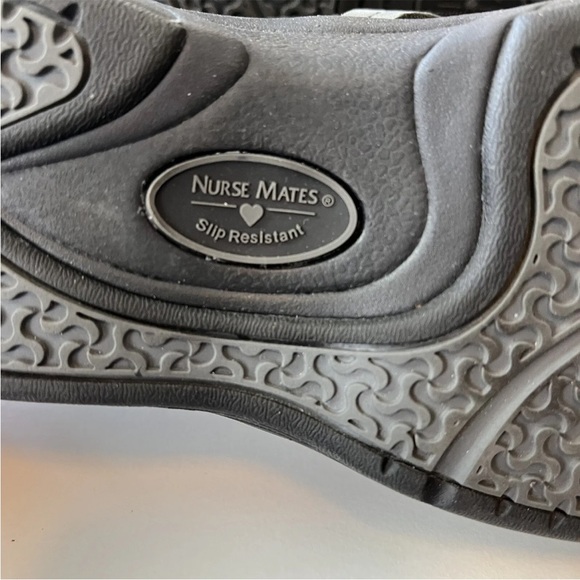 Nurse Mates Womens Nursing Shoes Dark Gray Patent Style Slip On Clog Size 7M - Picture 9 of 9